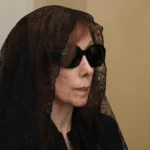 أسعار خيالية لتذاكر عمرو دياب تثير أزمة بين جمهوره